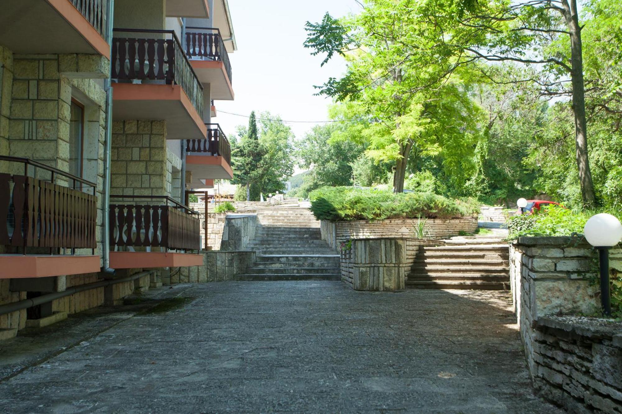 Bisser Hotel - Free Parking - Free Pool Access Balchik Exterior photo