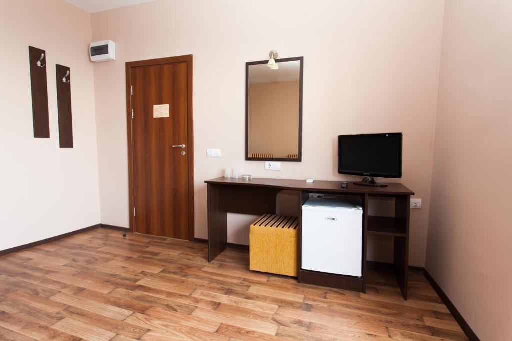 Bisser Hotel - Free Parking - Free Pool Access Balchik Room photo