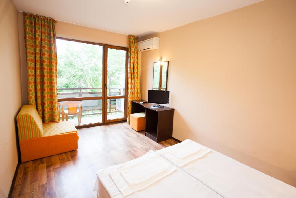 Bisser Hotel - Free Parking - Free Pool Access Balchik Room photo