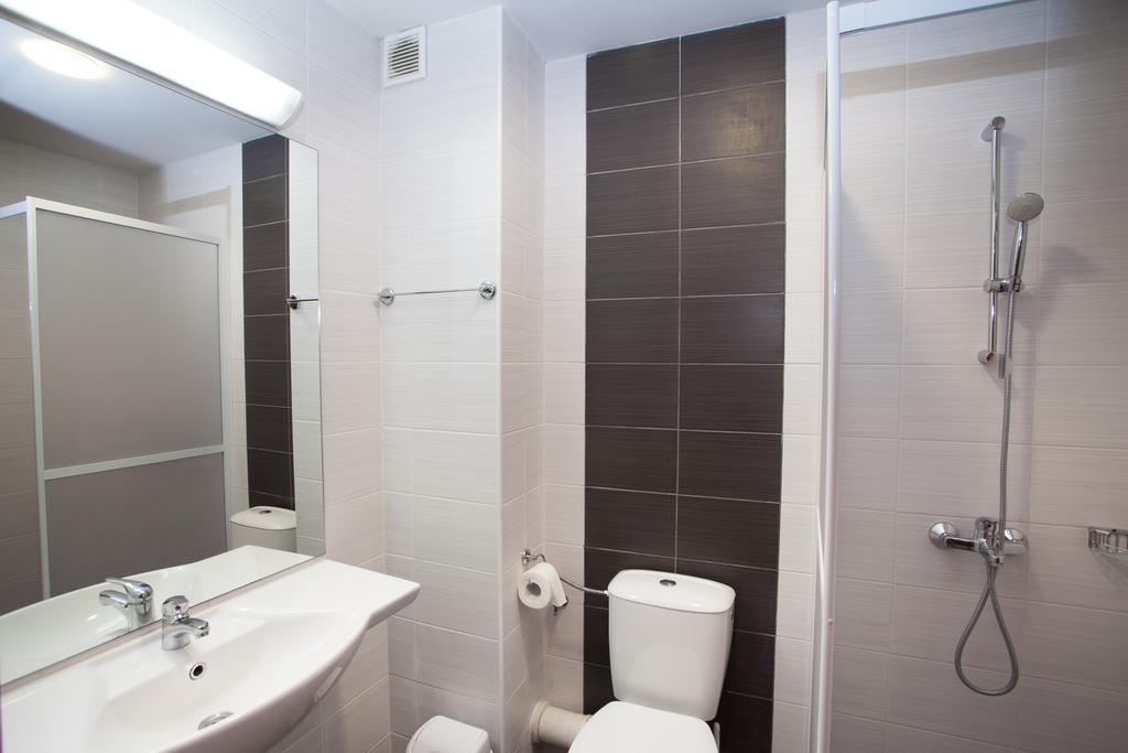 Bisser Hotel - Free Parking - Free Pool Access Balchik Room photo