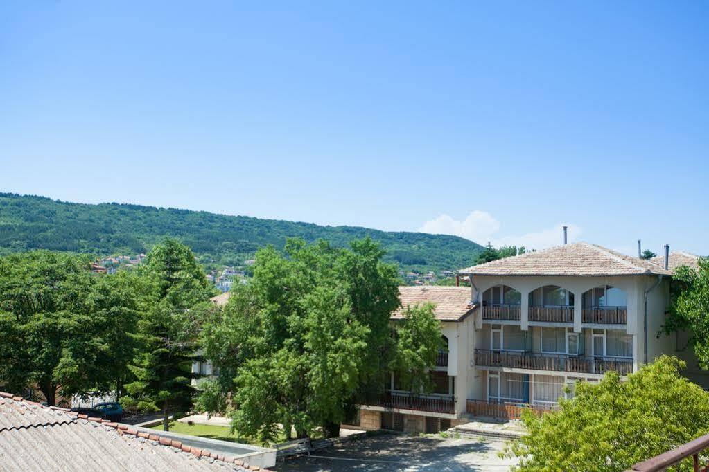 Bisser Hotel - Free Parking - Free Pool Access Balchik Exterior photo